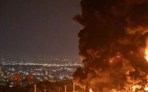 ΗΠΑ κατά Ιράν: Πλήγματα σε 90 στόχους - Κλιμακώνεται η κρίση στο Στενό του Ορμούζ (βίντεο)
