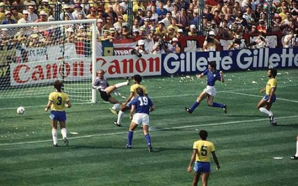 Ιταλία - Βραζιλία 3-2: Το έπος της Βαρκελώνης και το ρεσιτάλ του Πάολο Ρόσι (βίντεο)