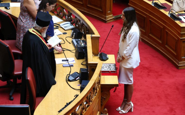 Βουλή: Ορκίστηκε βουλευτής Ανατολικής Αττικής η Μυρτώ Κοροβέση
