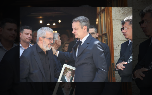 Κοζάνη: Βουβός πόνος στην κηδεία της Βάγιας Νέστορα - Η συγκίνηση της Αφροδίτης και τα πρώτα λόγια της - Ο συγκλονιστικός επικήδειος του αδερφού της (βίντεο)