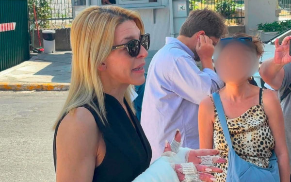 Πήρε εξιτήριο η Αφροδίτη Νέστορα: «Θα προσπαθήσω να σταθώ ξανά στα πόδια μου» (βίντεο)