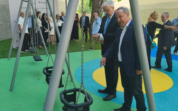 Θεσσαλονίκη: Παραδόθηκε στους πολίτες η νέα παιδική χαρά στην οδό Δάμωνος