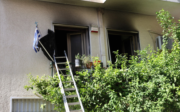 Τραγωδία στα Πατήσια: Νεκρή 75χρονη και σε κρίσιμη κατάσταση ο σύζυγός της από φωτιά σε διαμέρισμα