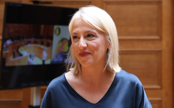 Ρένα Δούρου: Διεκδικεί και επίσημα την ηγεσία της ΚΟ του ΣΥΡΙΖΑ-ΠΣ