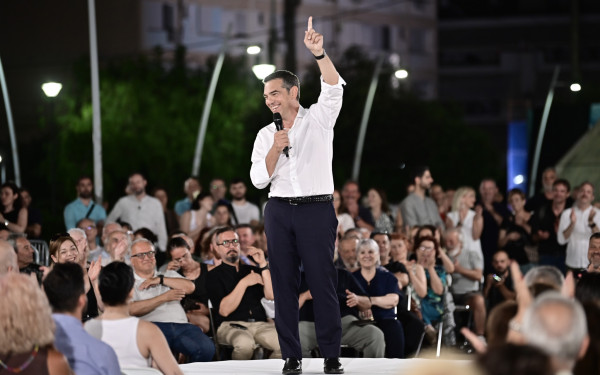 Πολιτική ανοησία και τεράστιο αυτογκόλ η συζήτηση που άνοιξε το κόμμα Τσίπρα για τα χρέη ΝΔ και ΠΑΣΟΚ. Του Νίκου Ηλιάδη