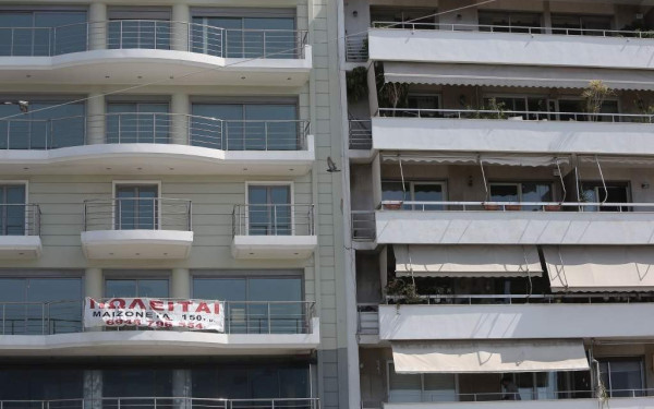 Κοινωνική αντιπαροχή: Τι προβλέπει το νομοσχέδιο για τα αναξιοποίητα ακίνητα του Δημοσίου