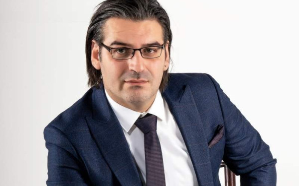Στο πλευρό των εργαζομένων στα ΚΔΑΠ ο Λάζαρος Ωραιόπουλος και το «Άλμα στο Μέλλον» 