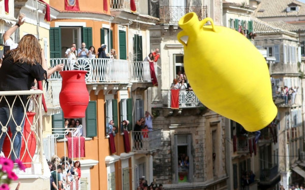 Πού θα κάνουν Πάσχα οι πολιτικοί αρχηγοί (βίντεο)