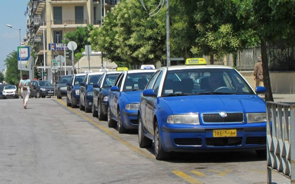 Θεσσαλονίκη: Τραβούν χειρόφρενο σήμερα τα ταξί - Απεργούν οι οδηγοί