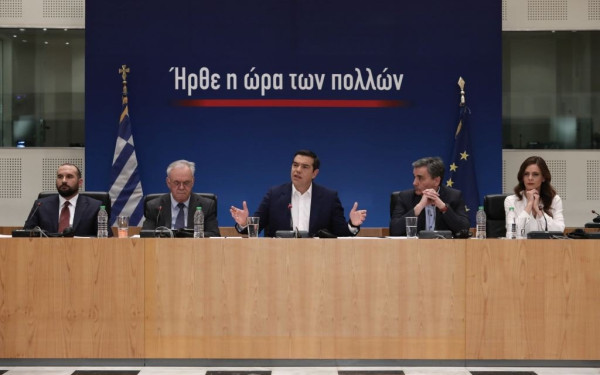 Μείωση ΦΠΑ σε εστίαση, ενέργεια και παροχή 13ης σύνταξης ανακοίνωσε ο Αλ. Τσίπρας