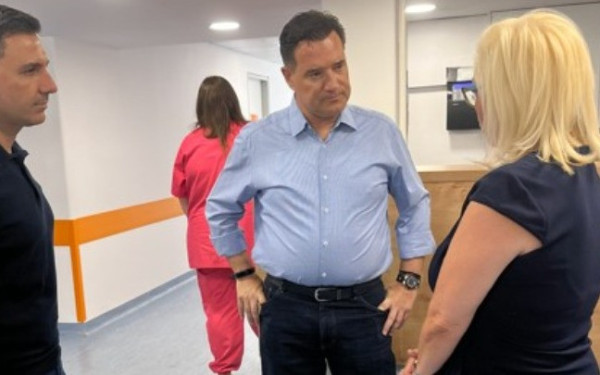 Επίσκεψη Άδ. Γεωργιάδη σε δομές υγείας της Δ. Αττικής λόγω των πυρκαγιών- «Το ΕΣΥ είναι έτοιμο για κάθε ενδεχόμενο»