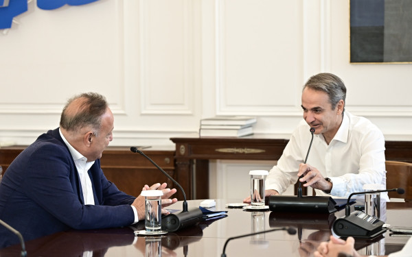 Στο Μαξίμου ο Αγγελούδης με «ατζέντα ΔΕΘ» και δημοτικές διεκδικήσεις