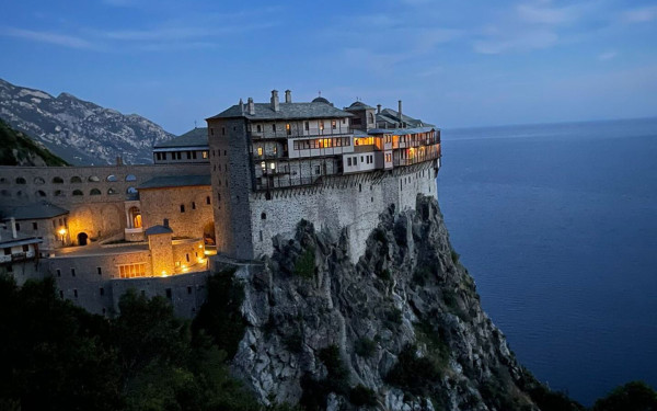 Κτήρια των Ιερών Μονών του Αγίου Όρος αναβαθμίζονται από την ΠΚΜ - Άνω των 1,2 εκατ. ευρώ τα έργα