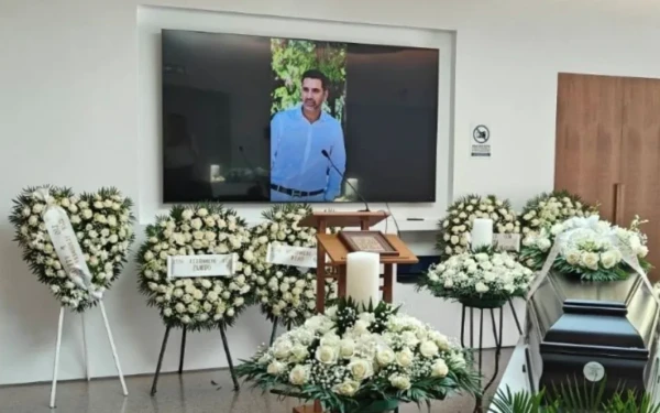 Ριτσώνα: Ύστατο «χαίρε» στον Έλληνα συντονιστή που σκοτώθηκε στη σύγκρουση ελικοπτέρων στην Ψάθα