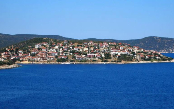 Ο Δήμος Αριστοτέλη τιμά τα 100 χρόνια από την εγκατάσταση των πρώτων κατοίκων - Η καθηλωτική ιστορία του Νίκου Βαλασάκη