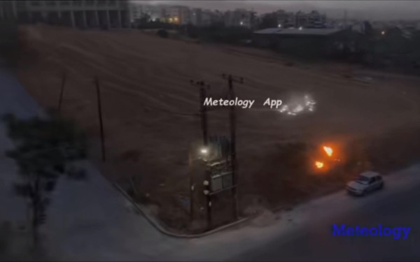 Θεσσαλονίκη: Σπινθήρες από κολώνα της ΔΕΗ προκάλεσαν τη φωτιά στον Ευόσμο - Βίντεο ντοκουμε΄ντο