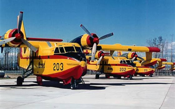 Τα ελληνικά Canadair στη μάχη με τη μεγάλη φωτιά στην Ισπανία