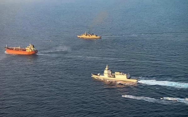 Ευρωπαϊκή δύναμη υπό ιταλική διοίκηση έκανε έλεγχο σε τάνκερ του ρωσικού «σκιώδους στόλου»