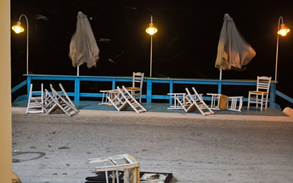 Κακοκαιρία στην Κέρκυρα: Διακοπές ρεύματος, αποκλεισμένοι δρόμοι και φωτιές από το ξαφνικό μπουρίνι