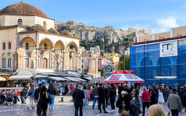 Συναγερμός στο Μοναστηράκι: Εντοπίστηκε ύποπτη βαλίτσα -Έσπευσαν δυνάμεις της ΟΠΚΕ και της Πυροσβεστικής
