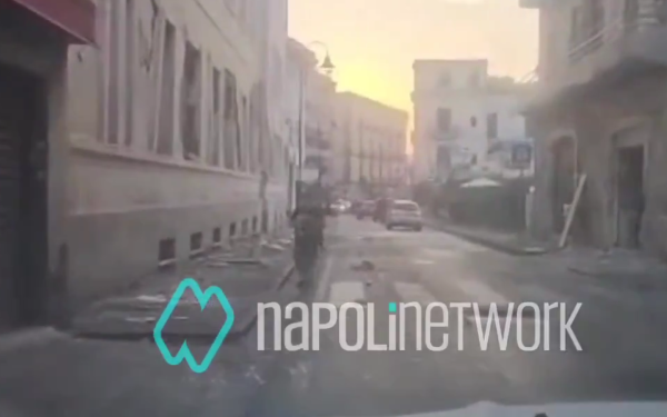Σεισμός 4,7 Ρίχτερ στη Νάπολη: Διακόπηκε το ρεύμα - Στους δρόμους βγήκαν οι κάτοικοι (βίντεο)