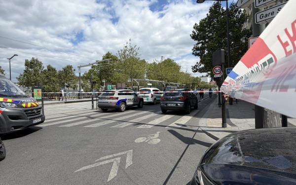 Επίθεση με μαχαίρι στο Παρίσι - Τρεις τραυματίες, συνελήφθη ο δράστης (βίντεο)