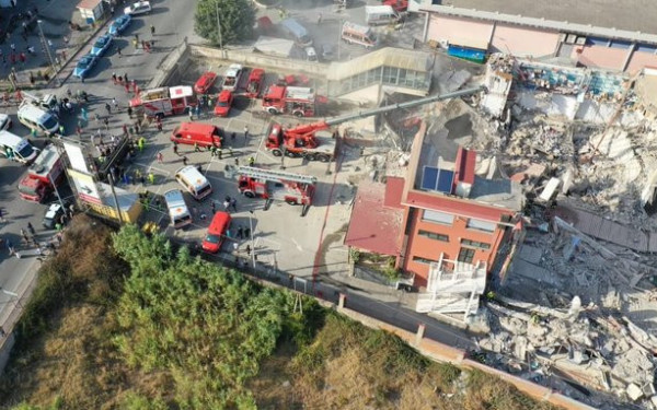 Σικελία: Επτά αγνοούμενοι και τρεις τραυματίες από κατάρρευση τριώροφης πολυκατοικίας (βίντεο)