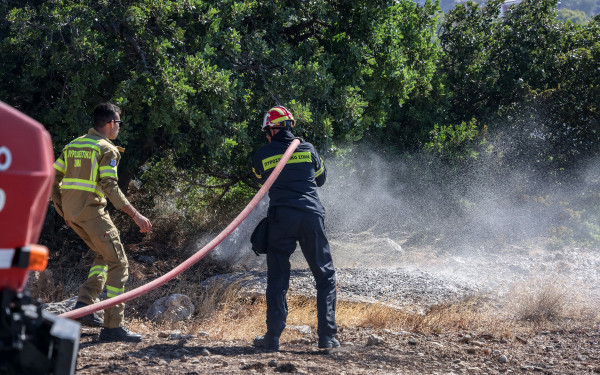 Πυρκαγιές: Συνεχίζουν οι πυροσβεστικές επιχειρήσεις στο Ρέθυμνο