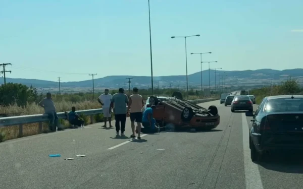 Τροχαίο με βαν μεταναστών στην Εγνατία Οδό: Στους 15 οι τραυματίες - Ανάμεσά τους και ο διακινητής (βίντεο)