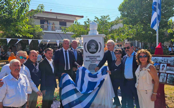 Νέα Ποτίδαια: Αποκαλυπτήρια του μνημείου του ήρωα της ΕΛΔΥΚ, Γεωργίου Χαμουργιωτάκη