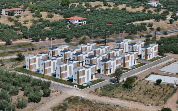 Χαλκιδική: Σάρκα και οστά παίρνει το project με τις βίλες στη Γερακινή - Δείτε φωτογραφίες