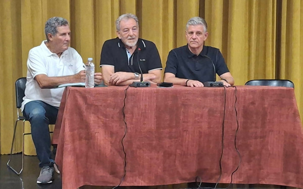Θα κλείσουμε τα σχολεία εάν έως τις 11 Σεπτεμβρίου δεν βρεθεί λύση για τη μεταφορά των μαθητών