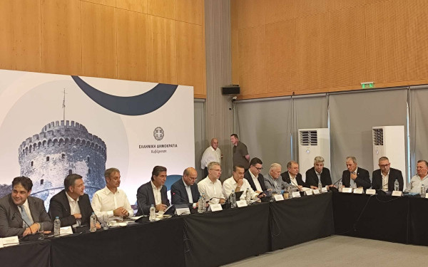 Με άδειο "καλάθι" έφυγαν οι δήμαρχοι από τη συνάντηση με Μητσοτάκη και Λιβάνιο - "Κόφτη" βάζουν οι δημοσιονομικοί κανόνες