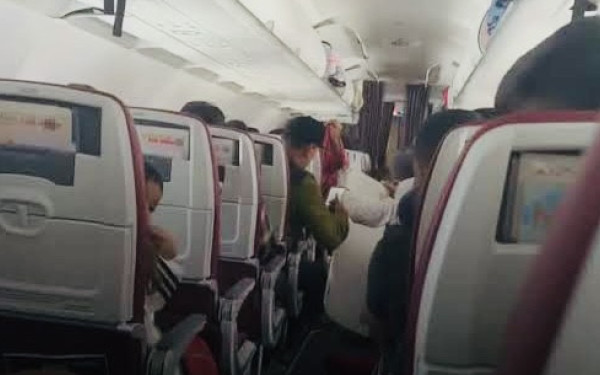 Πιλότος πετούσε το αεροσκάφος υπό την επήρεια μαριχουάνας - 17 τραυματίες από το συμβάν (βίντεο)