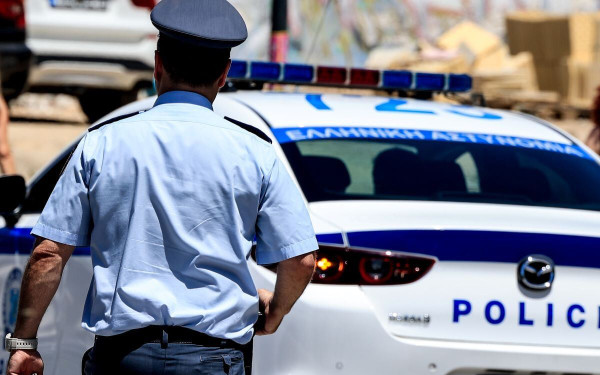 B. Ελλάδα: Εξαρθρώθηκε συμμορία «ποντικών» με λεία 80.000 ευρώ - Αναρριχώνταν σε μπαλκόνια και «ρήμαζαν» σπίτια σε τέσσερις νομούς