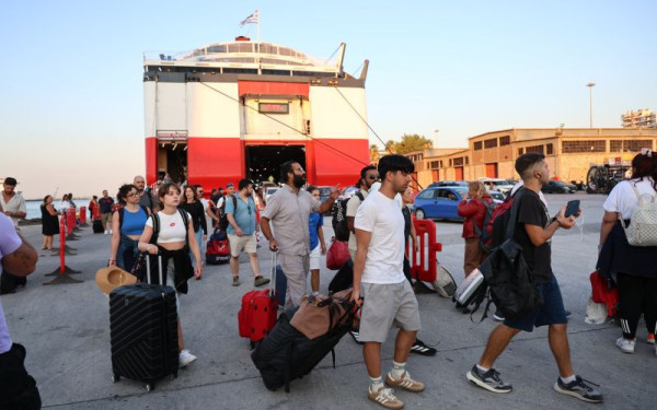 Βασίλης Κικίλιας στον Πειραιά: Επί ποδός το Λιμενικό για την κορύφωση της επιστροφής των εκδρομέων (βίντεο)