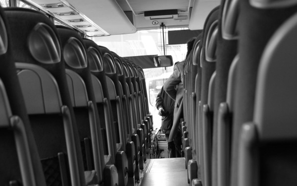 Σχολικές εκδρομές: Τι λένε εκπαιδευτικοί και γονείς για τις επερχόμενες αλλαγές