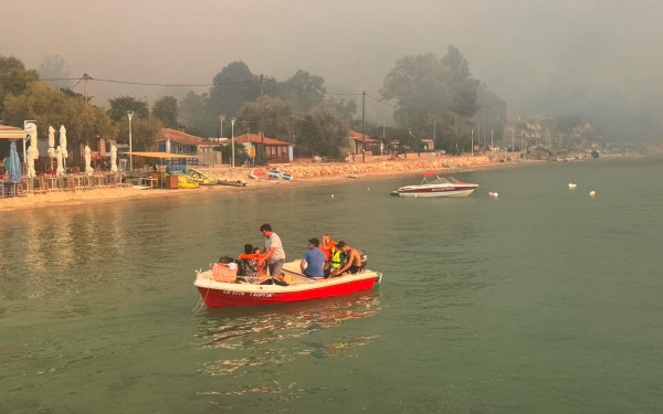 Καμπανάκι» στα Βαλκάνια για τη φωτιά στη Χαλκιδική - Πρώτο θέμα σε Σερβία και Βουλγαρία