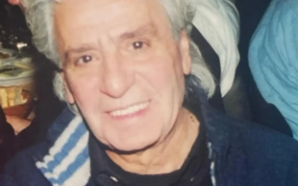 Θλίψη στη δημοσιογραφία: Πέθανε ο θρυλικός καλλιτεχνικός συντάκτης Γιάννης Φλέσσας