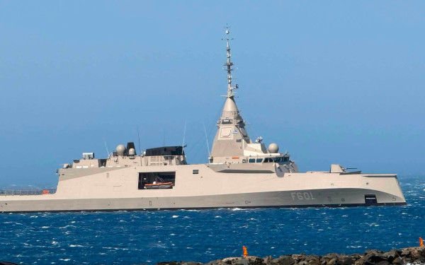 Η φρεγάτα «Κίμων» στην Πάρο για τον εορτασμό της Παναγίας Εκατονταπυλιανής