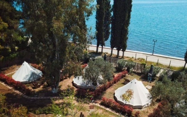 Χαλκιδική: Πληρότητες 95% στα κάμπινγκ με σαφή στροφή των Ελλήνων σε οικονομικές διακοπές