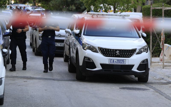 Νέα Σμύρνη: Σκότωσε την 45χρονη έξω από την πολυκατοικία όπου έμενε με την κόρη της - Νέες αποκαλύψεις για την ενέδρα θανάτου (βίντεο)