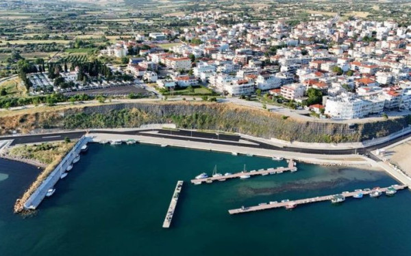 Χαλκιδική: «Αλλάζει πρόσωπο» η Νέα Καλλικράτεια - Στην τελική ευθεία η ανάπλαση του λιμανιού και το μεγάλο σχέδιο για το παραλιακό μέτωπο (βίντεο)