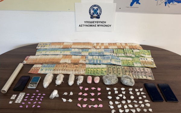 Μεγάλη αστυνομική επιχείρηση κατά της διακίνησης ναρκωτικών στη Μύκονο - Χειροπέδες σε δύο άντρες με λεία άνω των 65.000 ευρώ