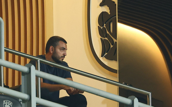 Στα αποδυτήρια του ΠΑΟΚ οι γιοι του Σαββίδη