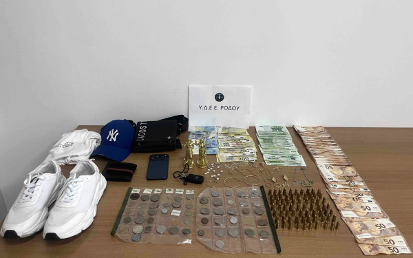 Ρόδος: Χειροπέδες σε δύο νεαρούς για εξαπάτηση 47χρονης - Στην κατοχή τους βρέθηκαν 20.970 ευρώ