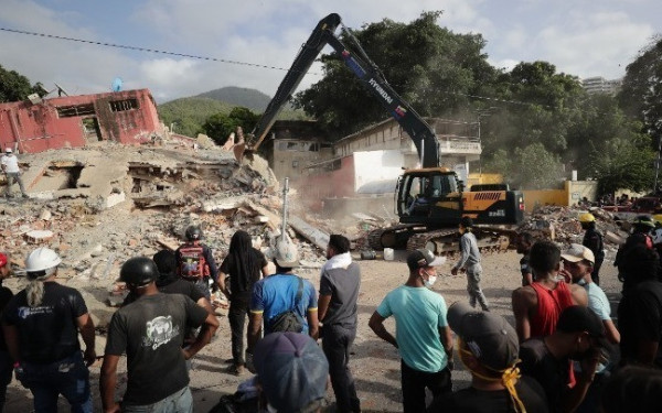 Σεισμός στην Κολομβία: Υπέκυψε η 32χρονη Ντανιέλα που άντεξε 37 ώρες παγιδευμένη στα συντρίμμια προτού κατορθωθεί να ανασυρθεί ζωντανή