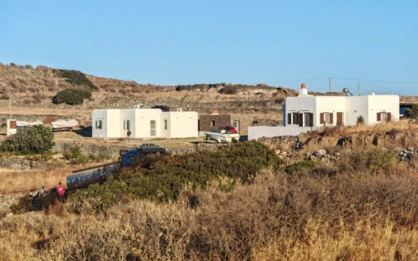 Συντριβή ελικοπτέρου στη Σίφνο: Νιόπαντρο ζευγάρι Βρετανών και Έλληνας πιλότος τα θύματα