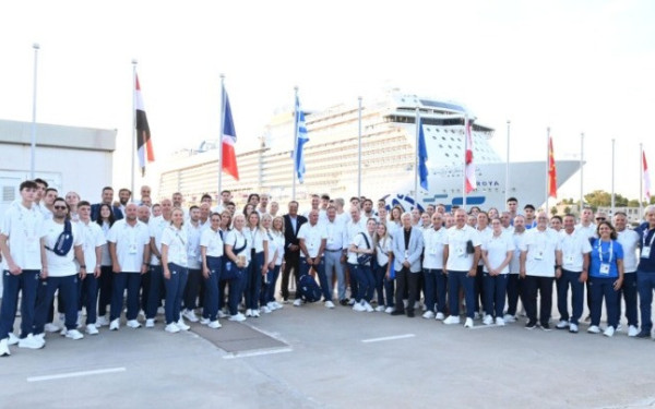 Μεσογειακοί Αγώνες 2026: Η τελετή υποδοχής της ελληνικής ομάδας στο Τάραντο και το εντυπωσιακό πλωτό «χωριό»
