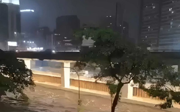 Βενεζουέλα: Τρεις νεκροί από την κακoκαιρία - Στο έλεος των βροχοπτώσεων η πρωτεύουσα Καράκας (βίντεο)